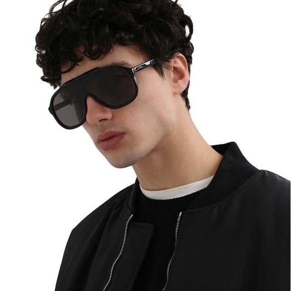 New -GUCCI Grey Mirror Shield Men's Sunglasses
GG1038S 001 99 - Picture 2 of 12